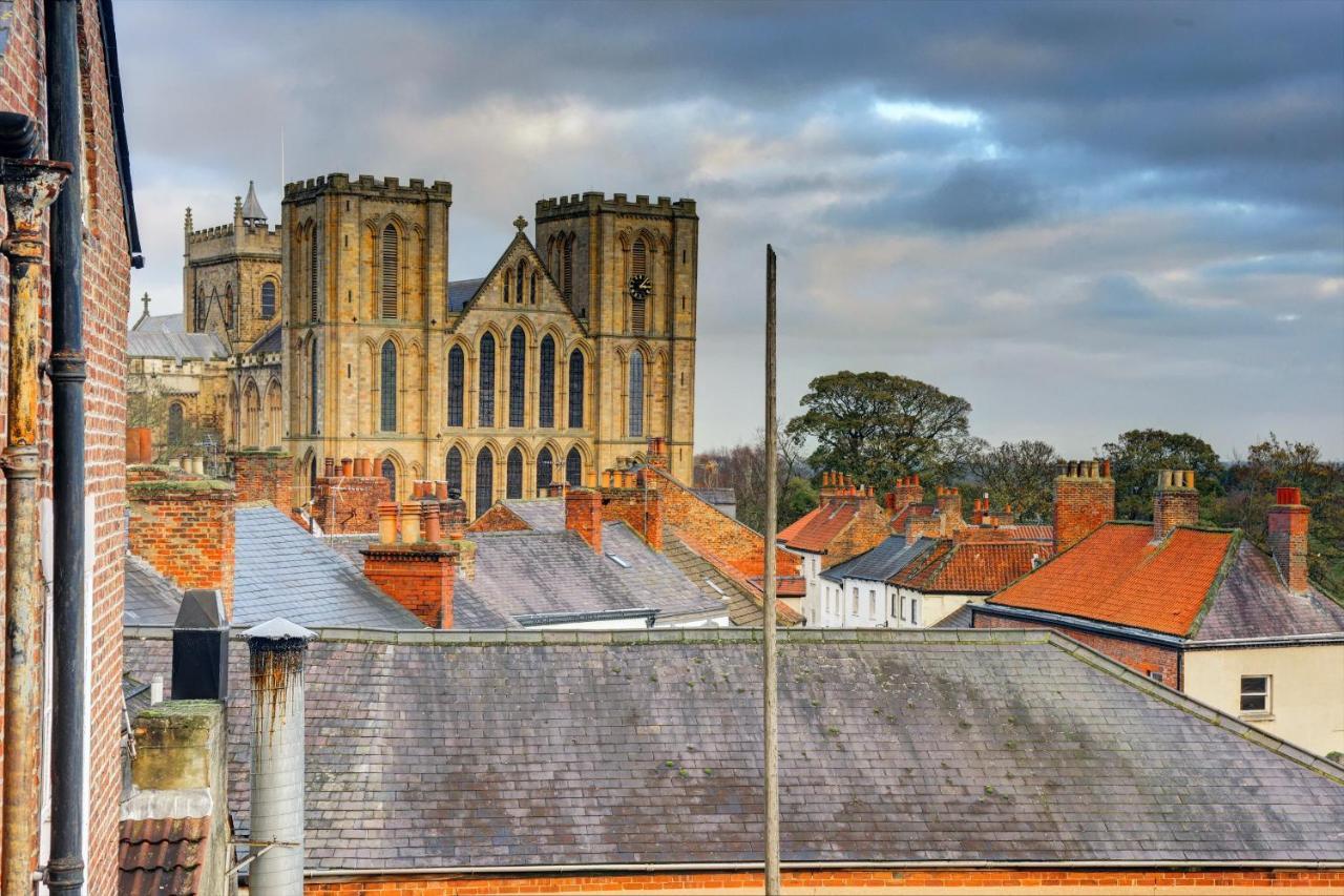 The Penthouse - Allocated Parking With City Views Ripon Exterior foto